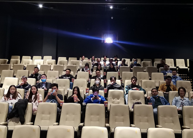 浙江公司组织员工观看电影《万里归途》